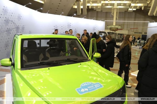 Рубежи Родины, шанс для беглых, новые реалии для ИП и задачка со звездочкой. Подробности недели Президента