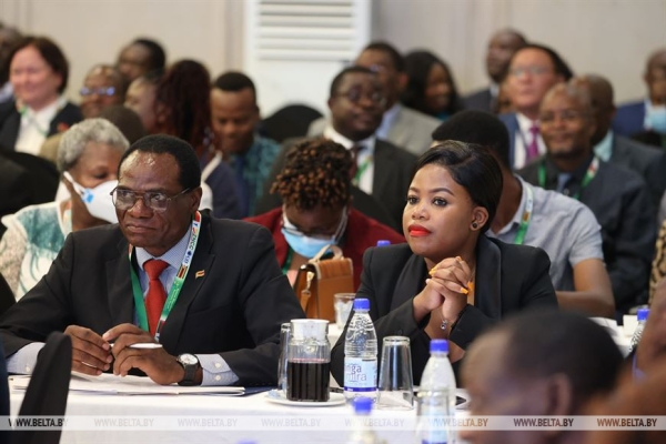 Трансконтинентальный мост, инвестиции и белорусское мороженое в Африке. Подробности бизнес-форума в Хараре Трансконтинентальный мост, инвестиции и белорусское мороженое в Африке. Подробности бизнес-форума в Хараре