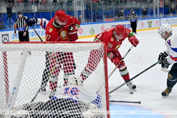 Хоккейная команда Президента Беларуси одержала третью победу в играх любительского турнира Хоккейная команда Президента Беларуси одержала третью победу в играх любительского турнира
