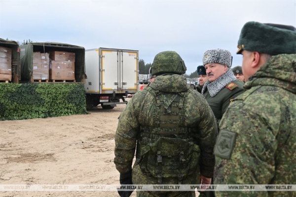 "Лучше натовских!" Беларусь передала российским военным крупную партию индивидуальных аптечек