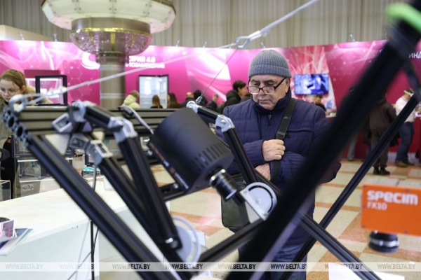 ФОТОФАКТ: Второй день работы выставки "Беларусь интеллектуальная"