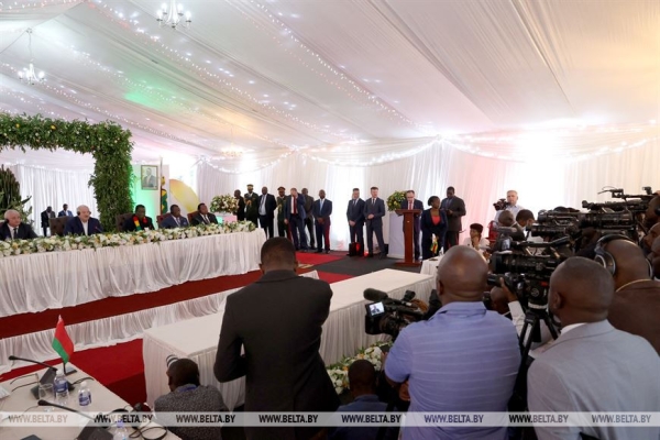 Лукашенко: Африка давно проснулась, без нее мир развиваться не может Лукашенко: Африка давно проснулась, без нее мир развиваться не может