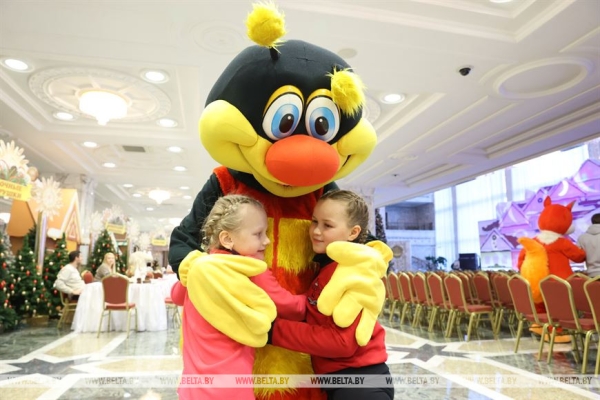 Волшебная "Академия времени": новогоднее представление для детей прошло во Дворце Независимости Волшебная "Академия времени": новогоднее представление для детей прошло во Дворце Независимости