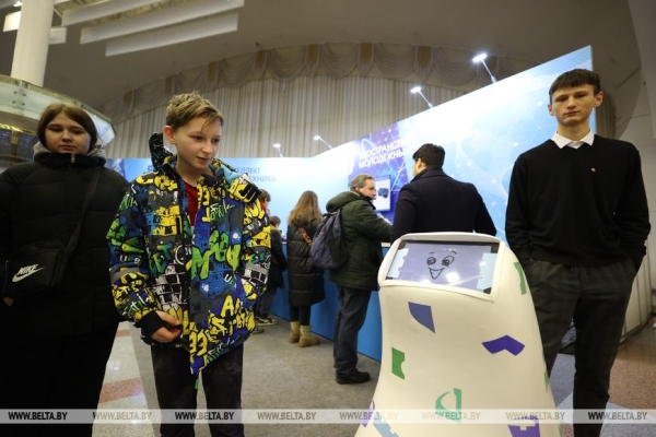 Гусаков о выставке "Беларусь интеллектуальная": общество должно знать, чем живет наука и каковы результаты Гусаков о выставке "Беларусь интеллектуальная": общество должно знать, чем живет наука и каковы результаты