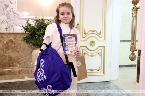 Волшебная "Академия времени": новогоднее представление для детей прошло во Дворце Независимости Волшебная "Академия времени": новогоднее представление для детей прошло во Дворце Независимости