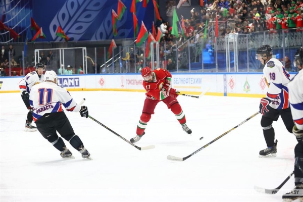 Хоккейная команда Президента Беларуси одержала третью победу в играх любительского турнира Хоккейная команда Президента Беларуси одержала третью победу в играх любительского турнира