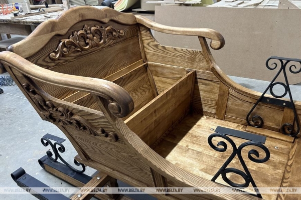 Сани для Первого, или Как пинские мастера изготовили эксклюзивный подарок Президенту