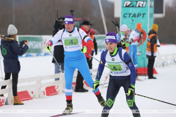 "Это как вернуться на десять лет назад". Завершившие карьеру звезды биатлона выступили в "Раубичах"