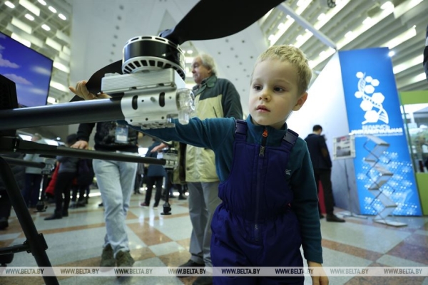 ФОТОФАКТ: Второй день работы выставки "Беларусь интеллектуальная"