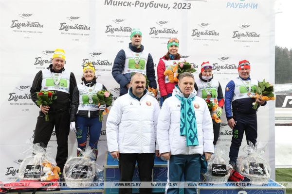 "Это как вернуться на десять лет назад". Завершившие карьеру звезды биатлона выступили в "Раубичах"