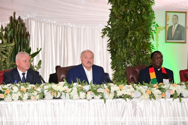 Беларусь и Зимбабве в ходе государственного визита Лукашенко подписали пакет документов Беларусь и Зимбабве в ходе государственного визита Лукашенко подписали пакет документов