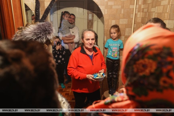 Открывай ворота, Коляда в гости пришла. Как на пинском Полесье живет народный рождественский обряд Открывай ворота, Коляда в гости пришла. Как на пинском Полесье живет народный рождественский обряд