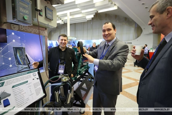 ФОТОФАКТ: Второй день работы выставки "Беларусь интеллектуальная"