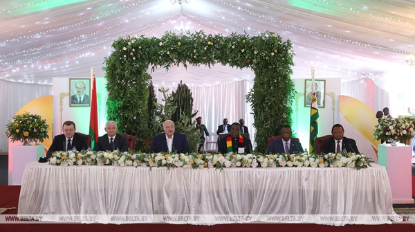 Лукашенко: инвестиционные и кооперационные проекты с Зимбабве станут основой продолжения сотрудничества Лукашенко: инвестиционные и кооперационные проекты с Зимбабве станут основой продолжения сотрудничества