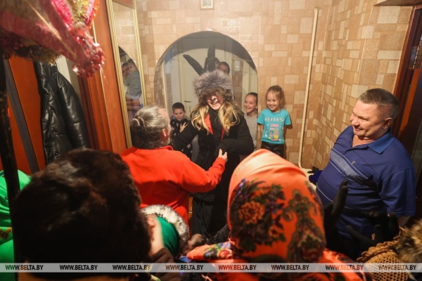 Открывай ворота, Коляда в гости пришла. Как на пинском Полесье живет народный рождественский обряд Открывай ворота, Коляда в гости пришла. Как на пинском Полесье живет народный рождественский обряд