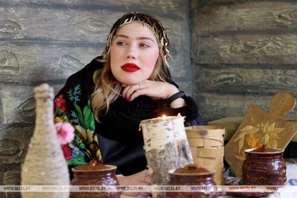 Песни, гадания и оберег от одиночества: старинный колядный обряд возродили в Могилевском районе Песни, гадания и оберег от одиночества: старинный колядный обряд возродили в Могилевском районе