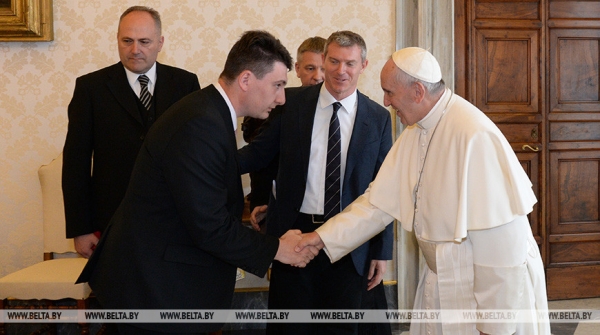 Лукашенко в кадре и за кадром: какой он? Ветеран пула Первого о работе рядом с Президентом