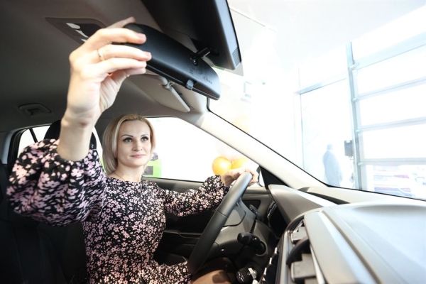 "Чувствую себя Алисой в стране чудес": гомельчанка выиграла автомобиль от сервиса Оплати