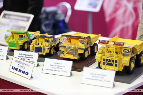 Гусаков о выставке "Беларусь интеллектуальная": общество должно знать, чем живет наука и каковы результаты Гусаков о выставке "Беларусь интеллектуальная": общество должно знать, чем живет наука и каковы результаты