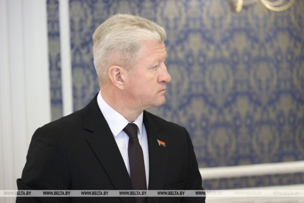 "Заработали миллион - и мы дадим миллион". Лукашенко требует финансировать театры по схеме 50 на 50 "Заработали миллион - и мы дадим миллион". Лукашенко требует финансировать театры по схеме 50 на 50