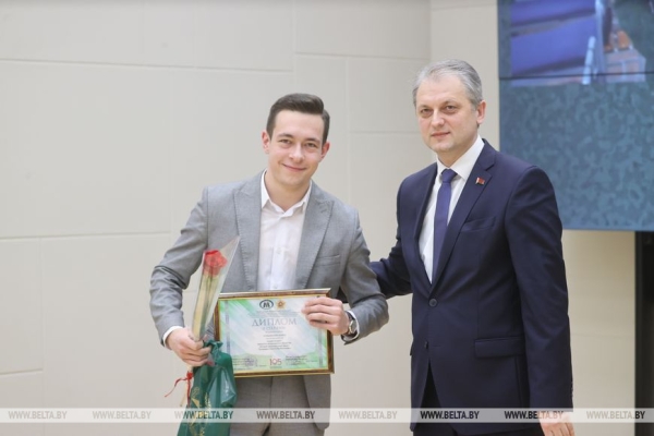 Журналистов БЕЛТА наградили за победу в конкурсе на лучшее освещение строительства Вооруженных Сил