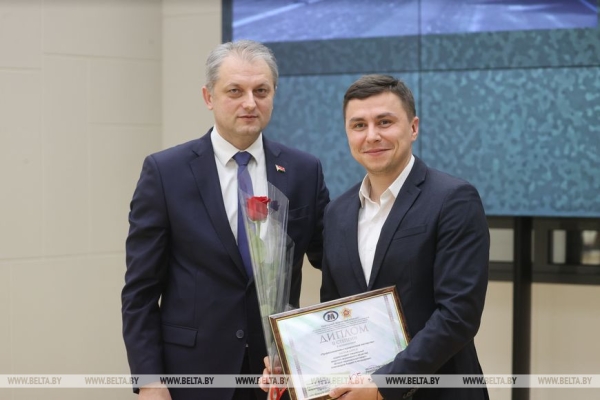 Журналистов БЕЛТА наградили за победу в конкурсе на лучшее освещение строительства Вооруженных Сил