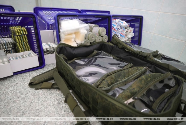 Лучше натовских! В Беларуси начали комплектовать групповые аптечки для военнослужащих Лучше натовских! В Беларуси начали комплектовать групповые аптечки для военнослужащих