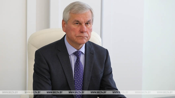 Ремонт жилья, получение гражданства, содействие бизнесу: Андрейченко провел прием граждан в Докшицах