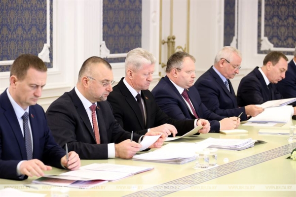 Президент поручил изучить работу центров по обслуживанию бюджетных организаций