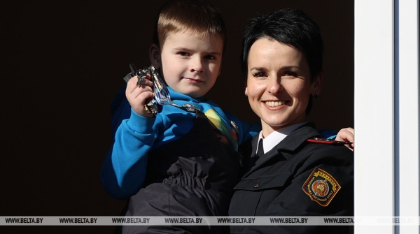 Лукашенко подписал указ об арендном жилье для военнослужащих. Кто и на каких условиях получит его безвозмездно Лукашенко подписал указ об арендном жилье для военнослужащих. Кто и на каких условиях получит его безвозмездно