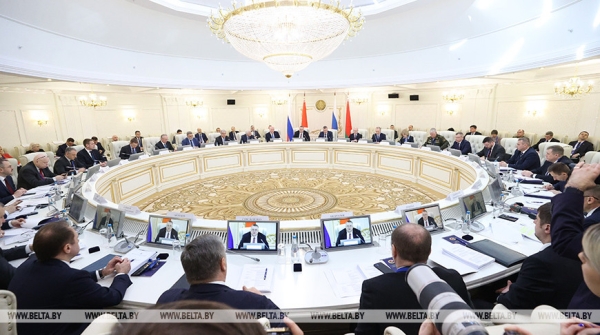 "Мы и дальше должны поддерживать такие темпы". Крутой о товарообороте Беларуси и России