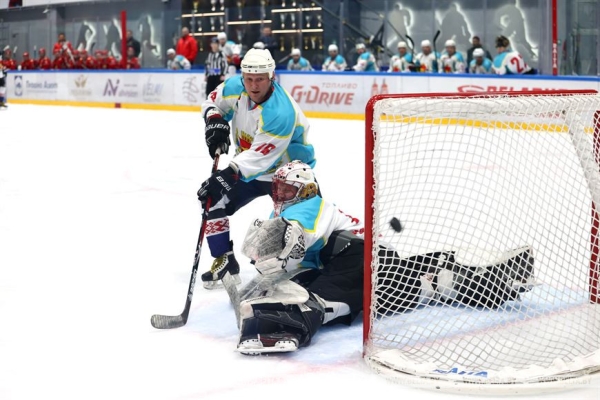 Хоккейная команда Президента Беларуси одержала четвертую победу в матчах любительского турнира Хоккейная команда Президента Беларуси одержала четвертую победу в матчах любительского турнира