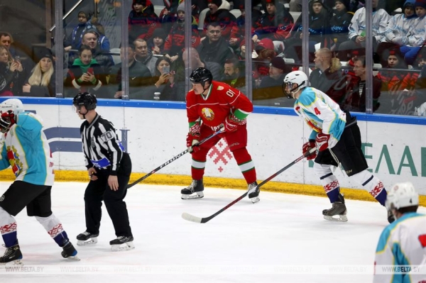 Хоккейная команда Президента Беларуси одержала четвертую победу в матчах любительского турнира Хоккейная команда Президента Беларуси одержала четвертую победу в матчах любительского турнира