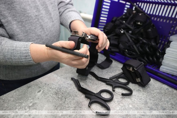 Лучше натовских! В Беларуси начали комплектовать групповые аптечки для военнослужащих Лучше натовских! В Беларуси начали комплектовать групповые аптечки для военнослужащих