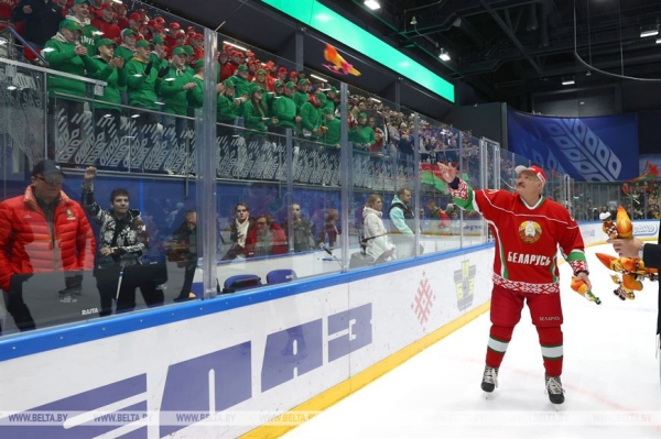 Хоккейная команда Президента Беларуси одержала четвертую победу в матчах любительского турнира Хоккейная команда Президента Беларуси одержала четвертую победу в матчах любительского турнира
