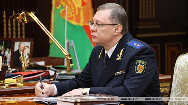 Лукашенко подписал указ о создании комиссии для работы с желающими вернуться на родину Лукашенко подписал указ о создании комиссии для работы с желающими вернуться на родину