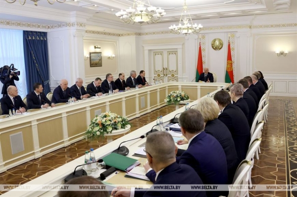 Лукашенко: цены на импортные товары должны быть по карману белорусским гражданам Лукашенко: цены на импортные товары должны быть по карману белорусским гражданам