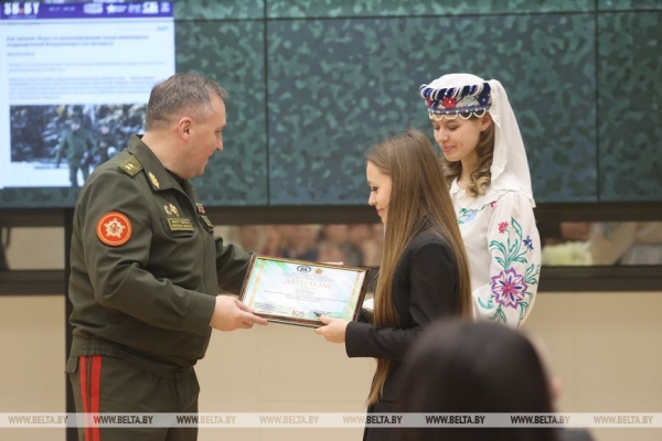 Журналистов БЕЛТА наградили за победу в конкурсе на лучшее освещение строительства Вооруженных Сил