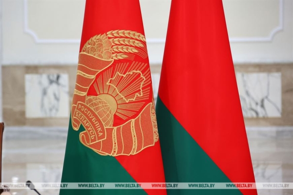 Лукашенко отвечает на вопросы зарубежных и белорусских СМИ, но "Большой разговор" еще впереди Лукашенко отвечает на вопросы зарубежных и белорусских СМИ, но "Большой разговор" еще впереди