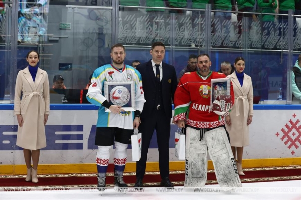 Хоккейная команда Президента Беларуси одержала четвертую победу в матчах любительского турнира Хоккейная команда Президента Беларуси одержала четвертую победу в матчах любительского турнира