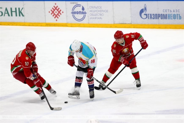 Хоккейная команда Президента Беларуси одержала четвертую победу в матчах любительского турнира Хоккейная команда Президента Беларуси одержала четвертую победу в матчах любительского турнира