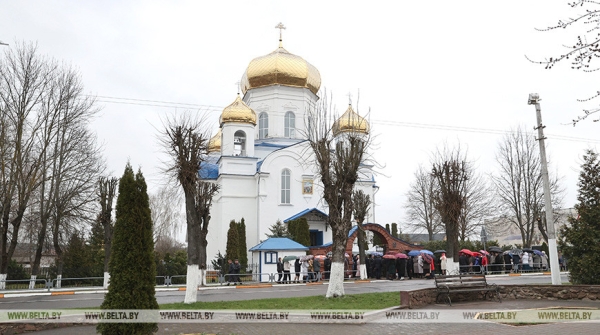 Российский "зонтик", новая страница в IT, первая леди и свечка с земляками. Итоги предпасхальной недели Президента Российский "зонтик", новая страница в IT, первая леди и свечка с земляками. Итоги предпасхальной недели Президента