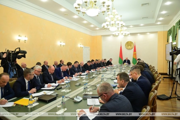 Лукашенко о работе промышленности: главное сейчас - ускорение Лукашенко о работе промышленности: главное сейчас - ускорение