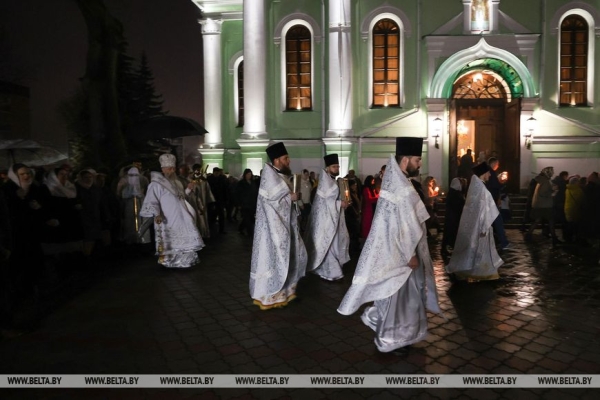 ФОТОФАКТ: Торжественные богослужения на Светлое Христово Воскресение