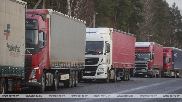 ГПК: самые длинные очереди сохраняются на въезд в Польшу ГПК: самые длинные очереди сохраняются на въезд в Польшу