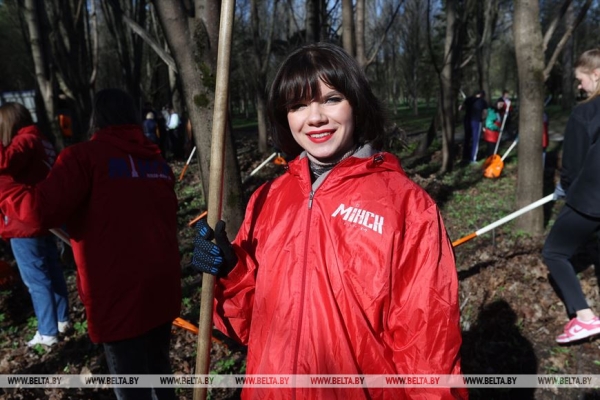 ФОТОРЕПОРТАЖ: Республиканский субботник проходит в Беларуси ФОТОРЕПОРТАЖ: Республиканский субботник проходит в Беларуси