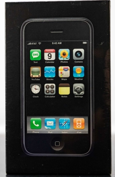 Запечатанный iPhone 2007 года выставили на аукцион. Вы точно удивитесь сумме, которую за него хотят выручить Запечатанный iPhone 2007 года выставили на аукцион. Вы точно удивитесь сумме, которую за него хотят выручить