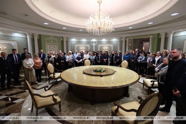 Гостьи из Минпрома о Дворце Независимости: "Зроблена ў Беларусі - гэта сіла"