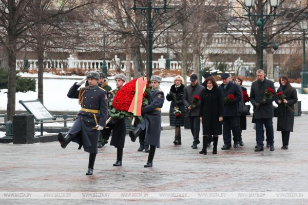 Кочанова и Лавров обсудили межпарламентские связи двух стран Кочанова и Лавров обсудили межпарламентские связи двух стран