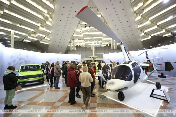 Кадровая методичка от Лукашенко, пертурбации в Минобре, визит Лаврова и научные достижения. Подробности недели Президента